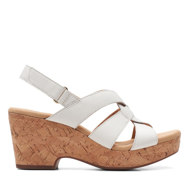 White Women's Clarks Giselle Beach Leather Sandals | 7510238-BX