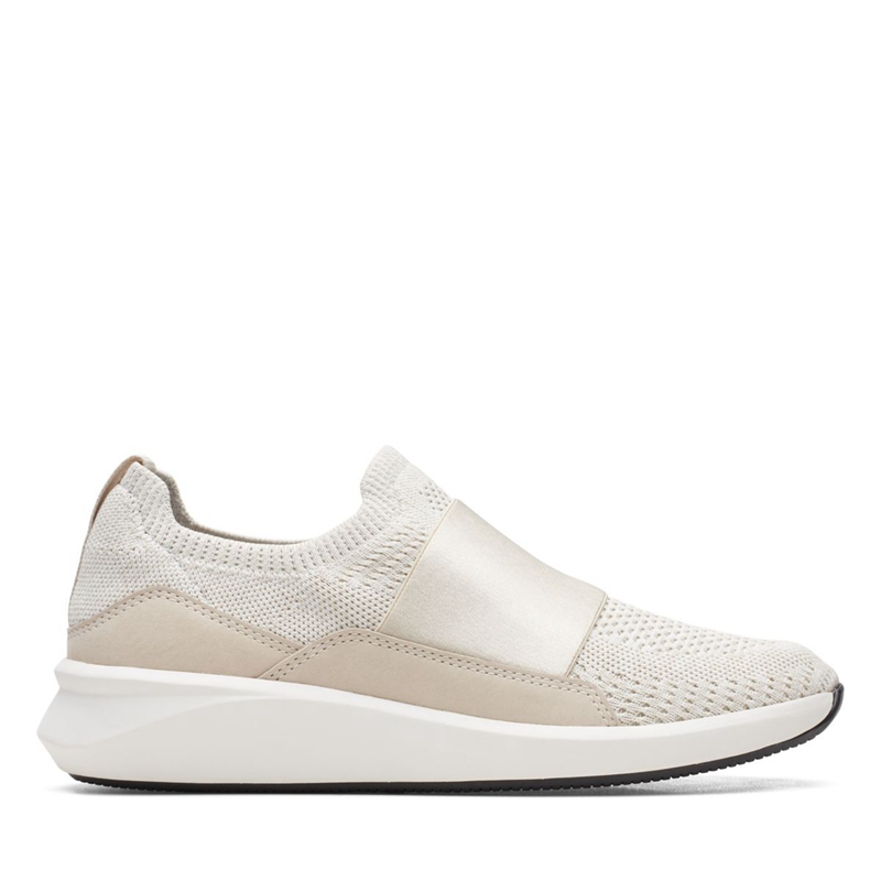 White Women's Clarks Un Rio Knit Knit Sneakers | 6805219-KX