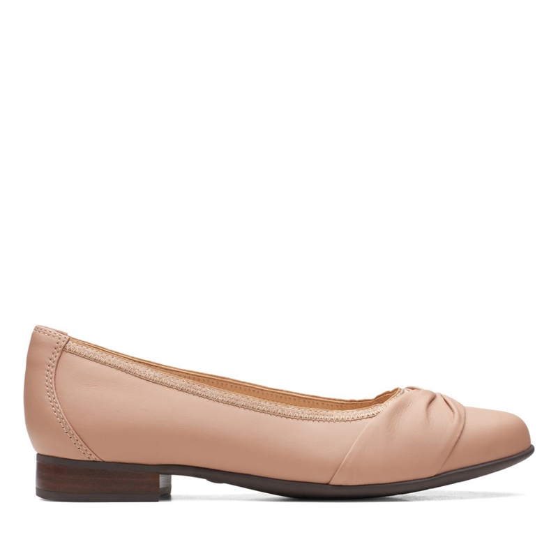 Apricot Women\'s Clarks Un Blush Wish Praline Leather Pumps | 7943862-YC