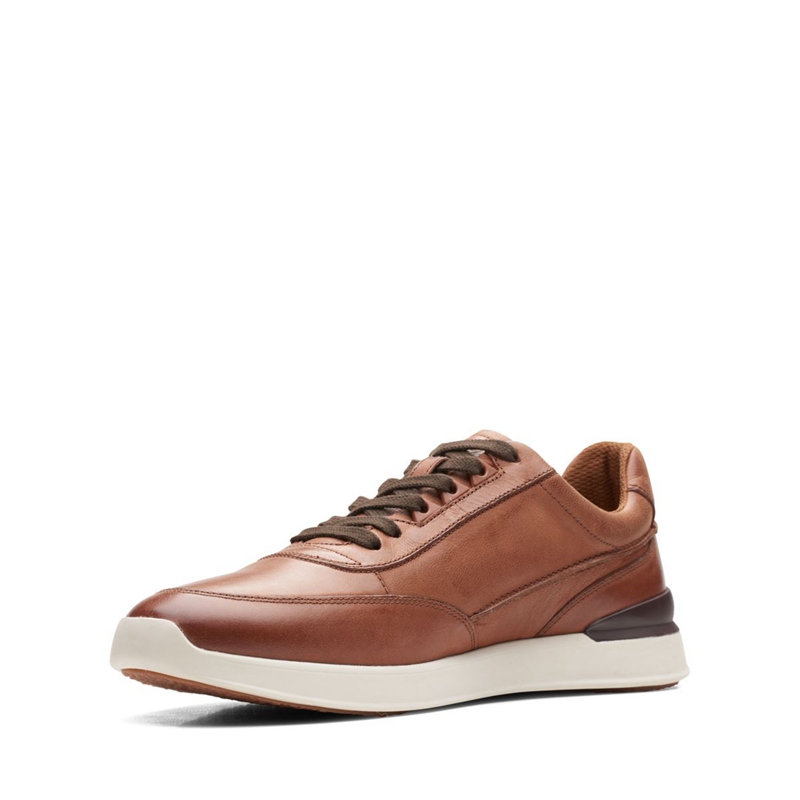 Brown Men's Clarks RaceLite Lace Tan Leather Sneakers | 4506321-EF