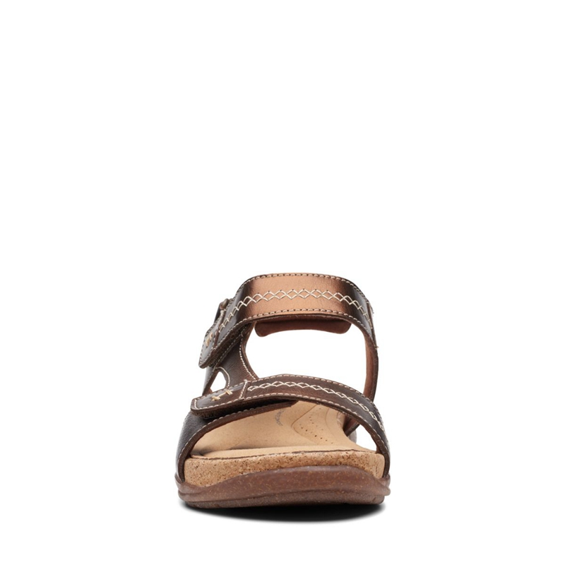 Brown Women's Clarks Roseville Mae Leather Sandals | 2587936-TP